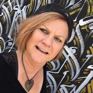 Meet your Posher, Stacy